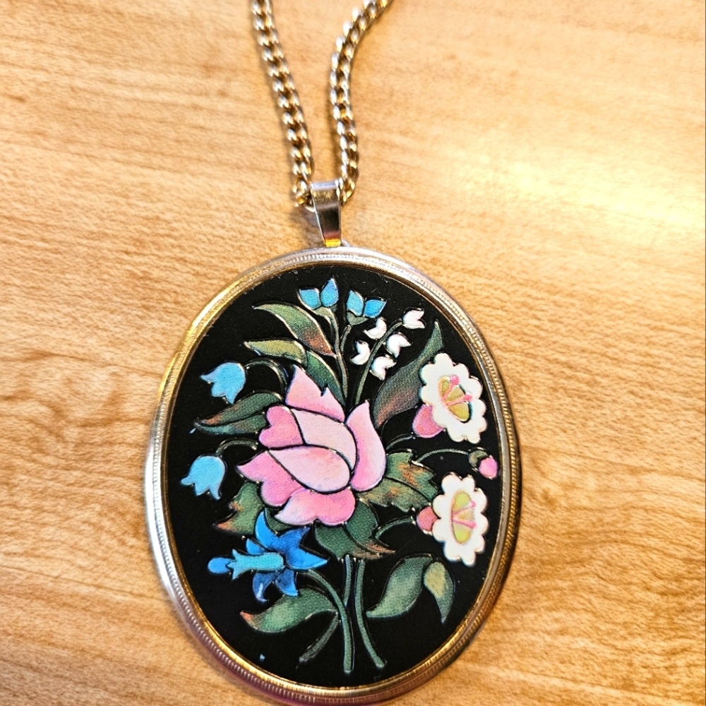 Avon flower necklace